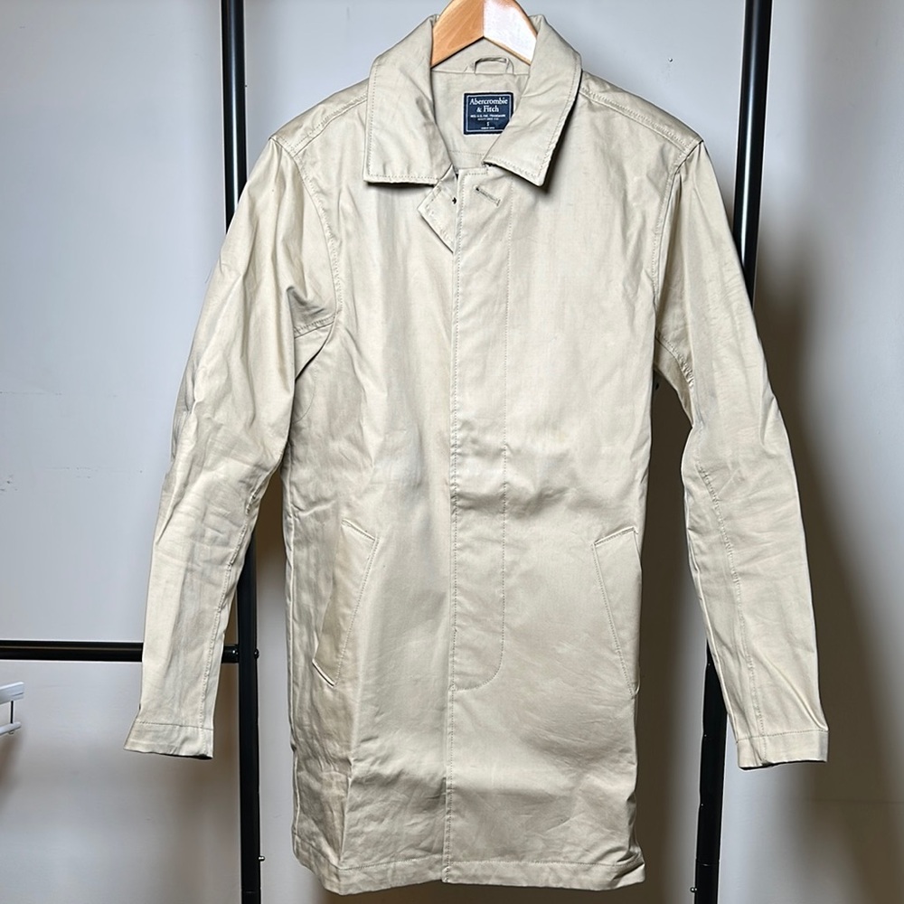 Abercrombie & Fitch Light Beige Trench Coat with Long Sleeves Men’s size S